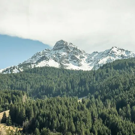 Au Le Pery, Vue Sur Le Mont De Grange Abondance